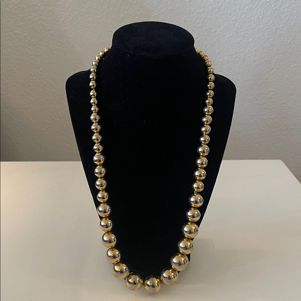 Elegant Gold Bead Necklace